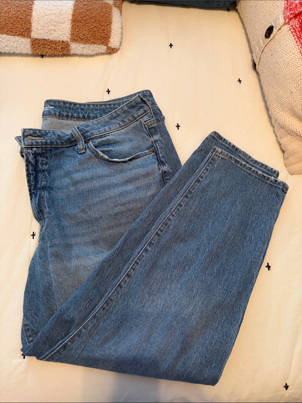 Old Navy Straight-Leg Women's Jeans in Medium Blue Wash